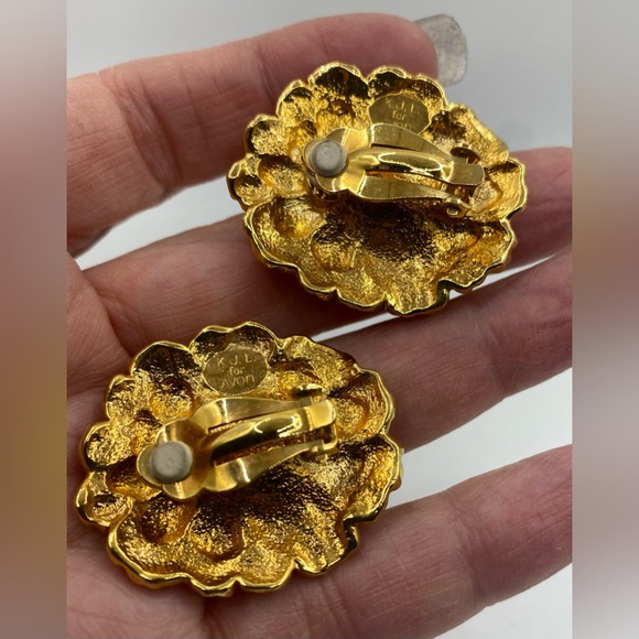 KENNETH JAY LANE FLORAL CLIP ON EARRINGS Vintage (Susan Caplan Rediscovered) - Picture 6 of 13